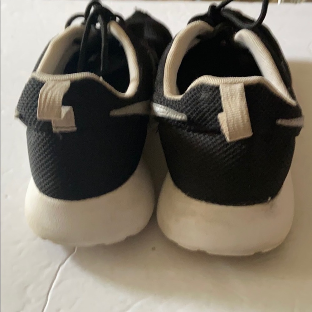 Nike Roche sneakers - Picture 5 of 10